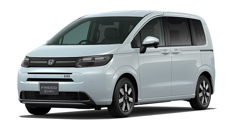 ホンダ フリードの燃費良い？カタログ値・実燃費・ライバル車と徹底 