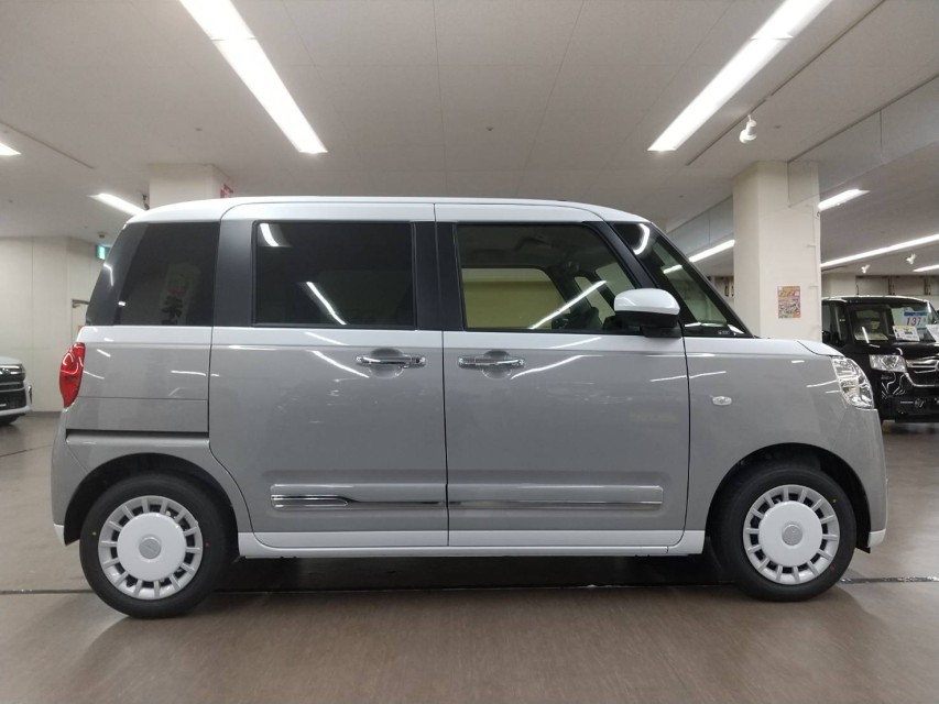 ダイハツ ムーヴキャンバス 2枚目