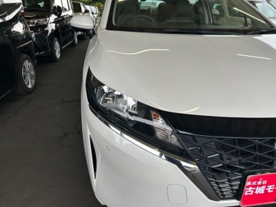 ニッサン ノート 4枚目