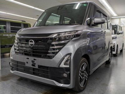 ニッサン ルークス