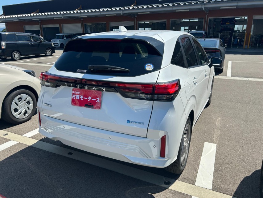 ニッサン ノート 8枚目