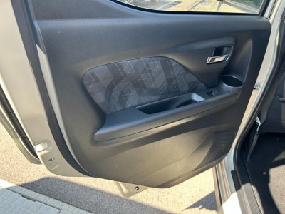 三菱 eKクロスEV 25枚目