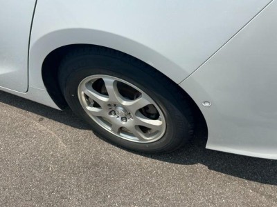 トヨタ プリウス 19枚目