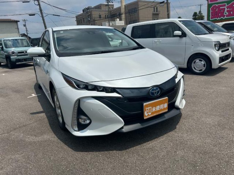 トヨタ プリウス 3枚目