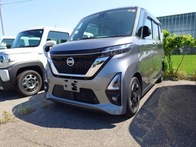 ニッサン ルークス