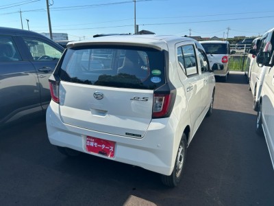 ダイハツ ミライース 9枚目