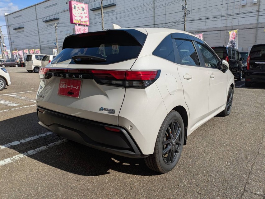 ニッサン ノート 13枚目