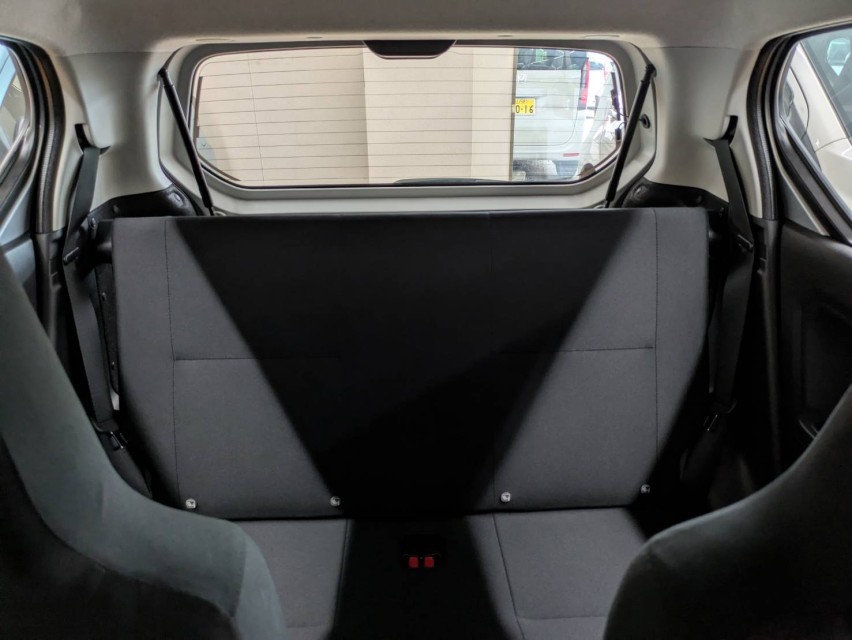 ダイハツ ミライース 16枚目