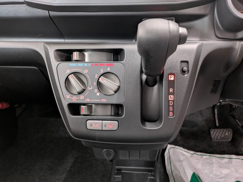 ダイハツ ミライース 32枚目