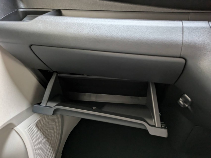 三菱 eKワゴン 27枚目