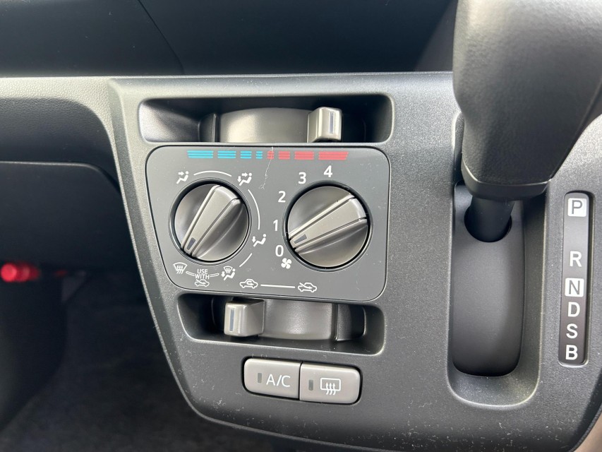 ダイハツ ミライース 12枚目