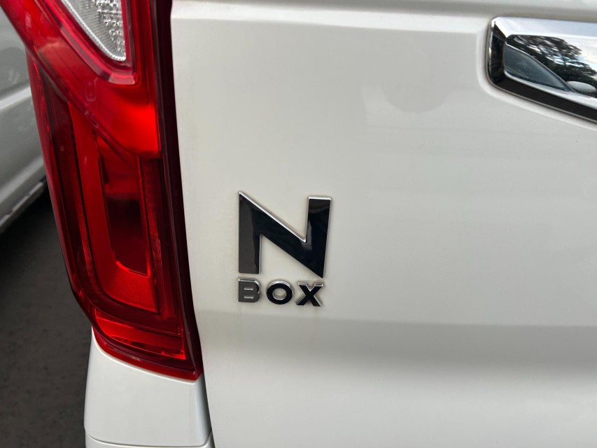 ホンダ N BOX 11枚目