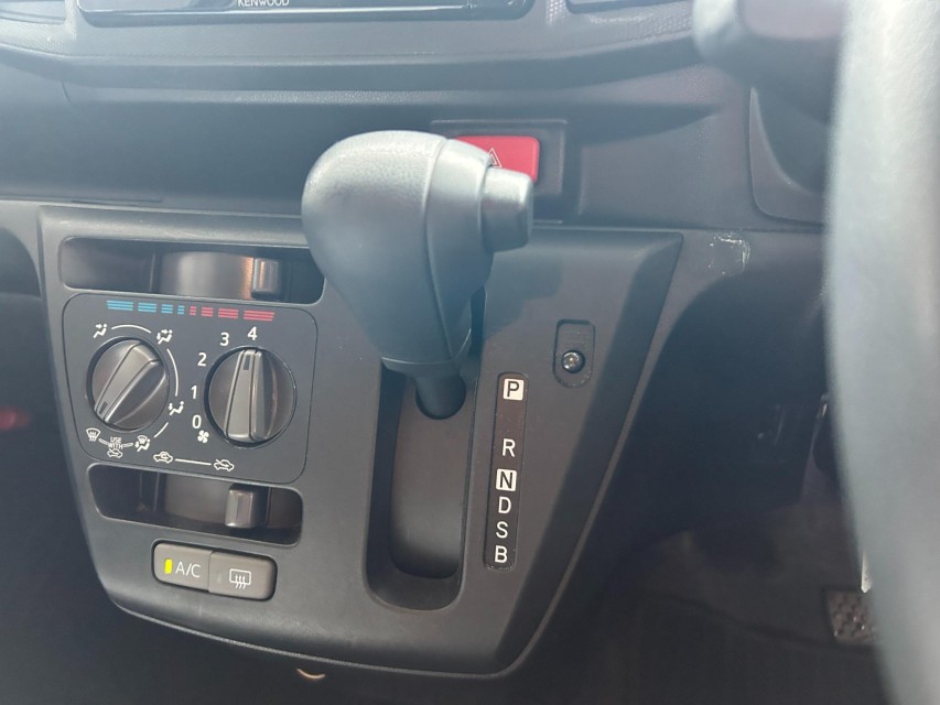 ダイハツ ミライース 38枚目