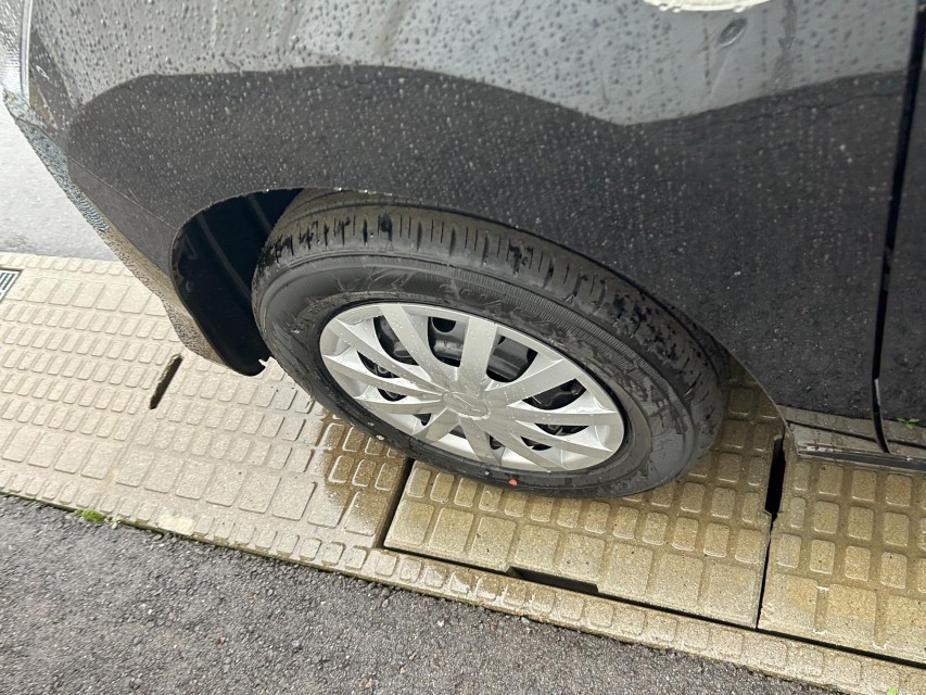 ダイハツ ミライース 15枚目