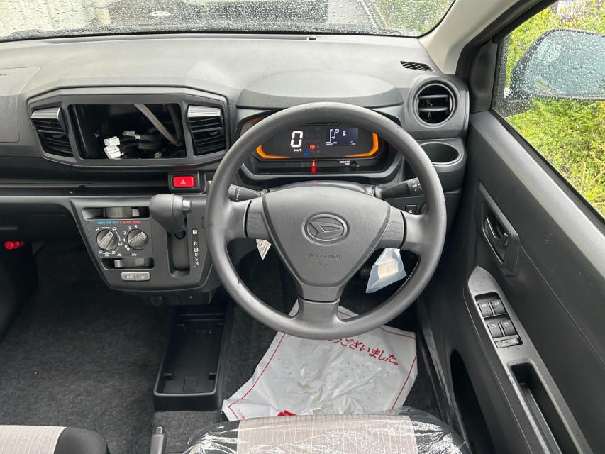 ダイハツ ミライース 32枚目