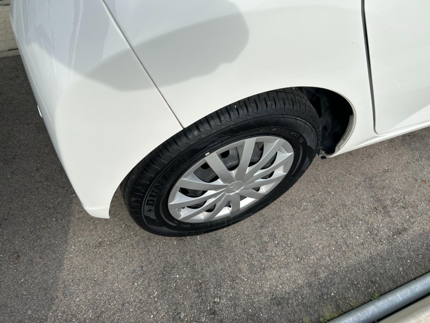 ダイハツ ミライース 9枚目