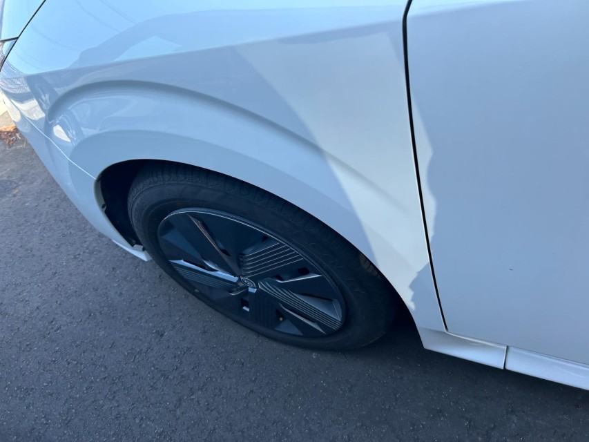 ニッサン ノート 25枚目