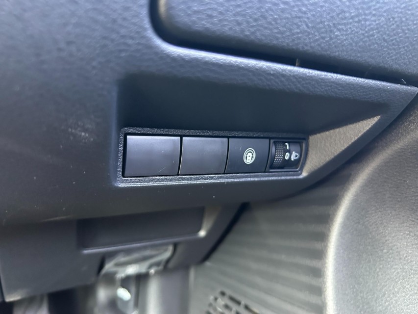 ニッサン ノート 40枚目