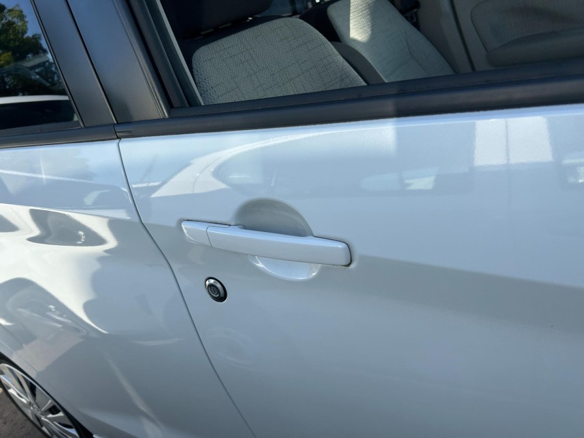 三菱 eKワゴン 27枚目