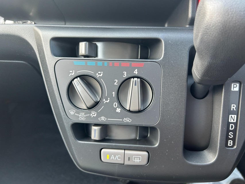 ダイハツ ミライース 40枚目