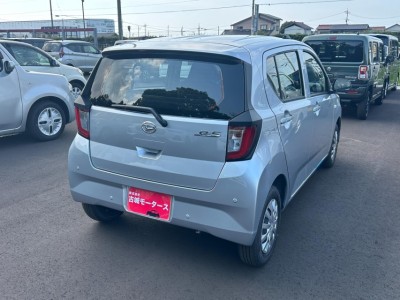 ダイハツ ミライース 8枚目