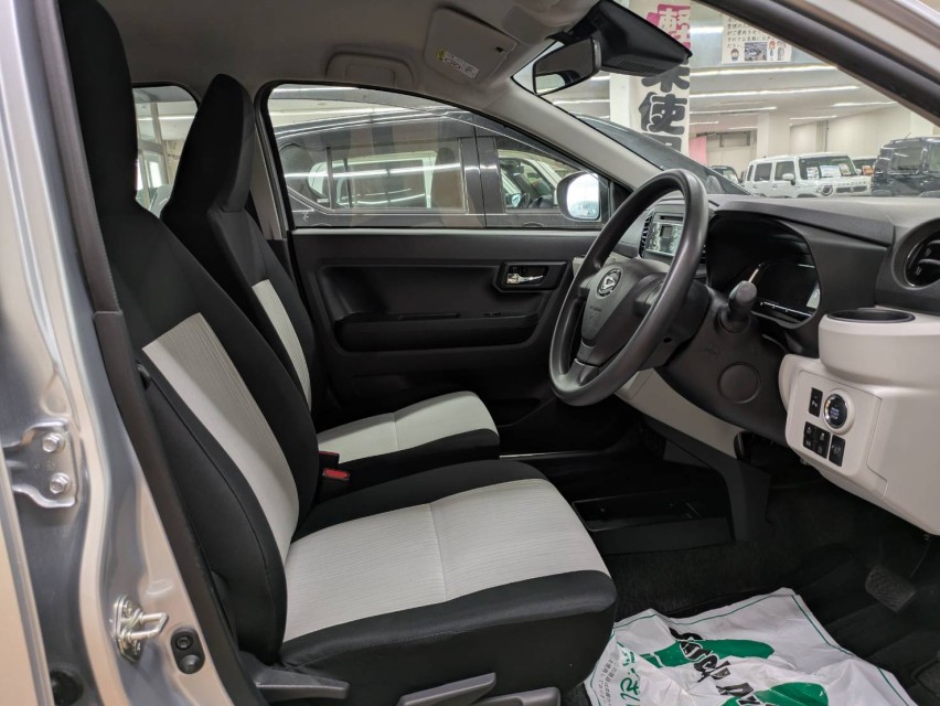 ダイハツ ミライース 3枚目