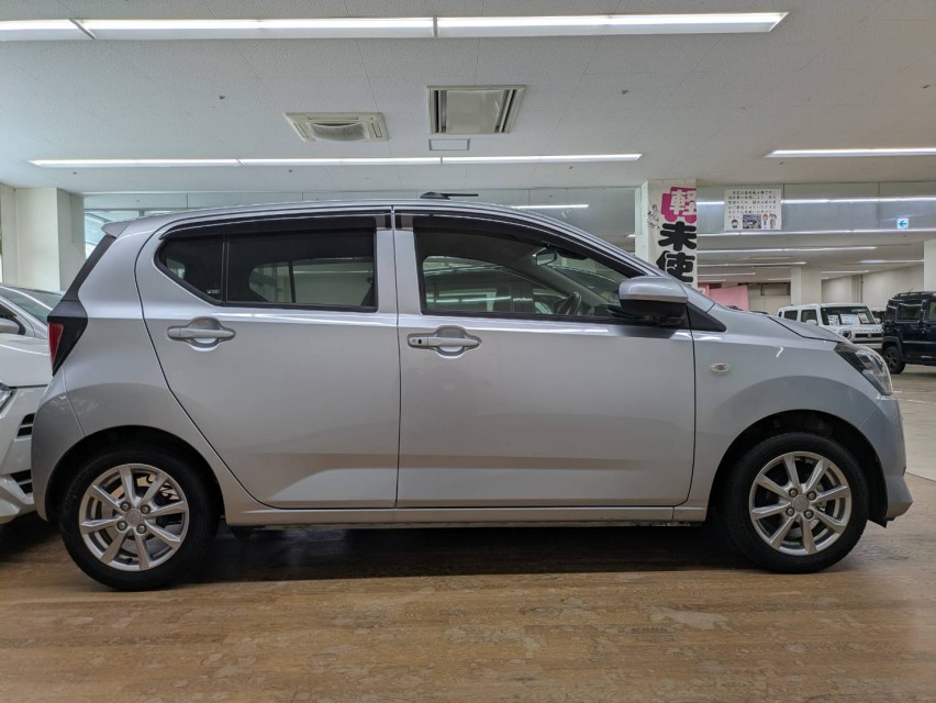 ダイハツ ミライース 7枚目