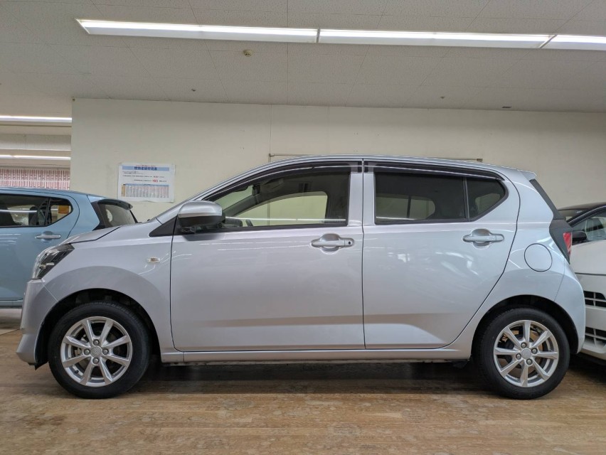 ダイハツ ミライース 8枚目