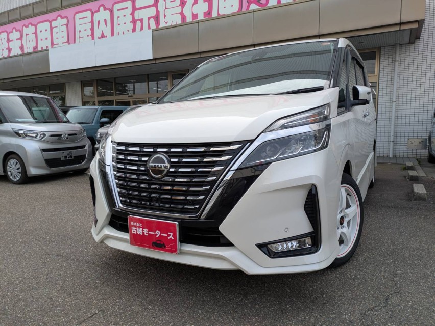 ニッサン セレナ 5枚目