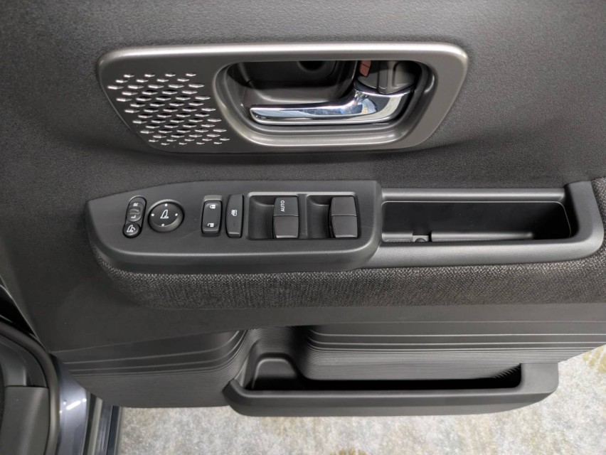 ホンダ N BOX 30枚目