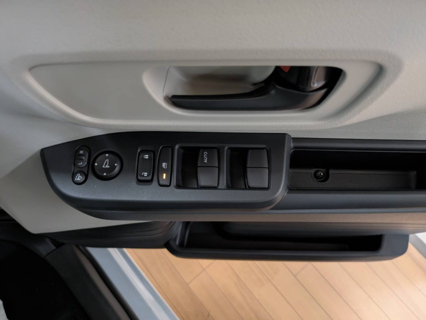 ホンダ N BOX 30枚目