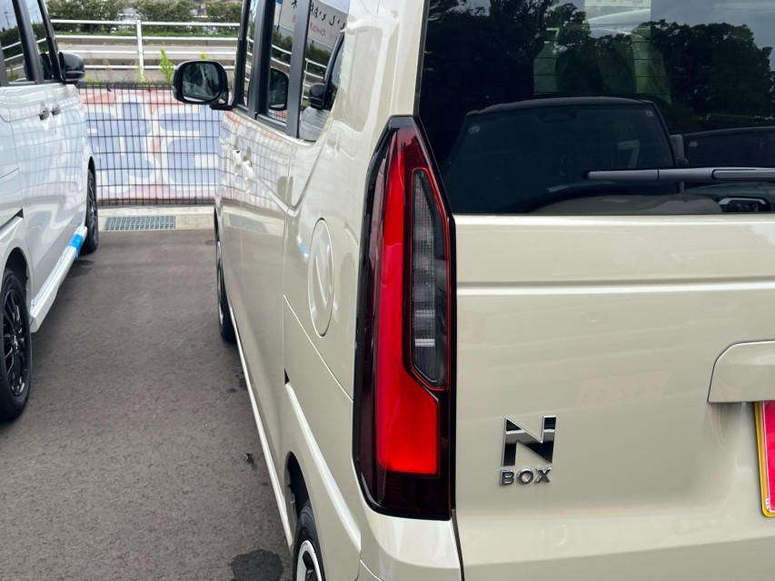 ホンダ N BOX 11枚目