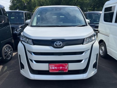 トヨタ ノア 2枚目