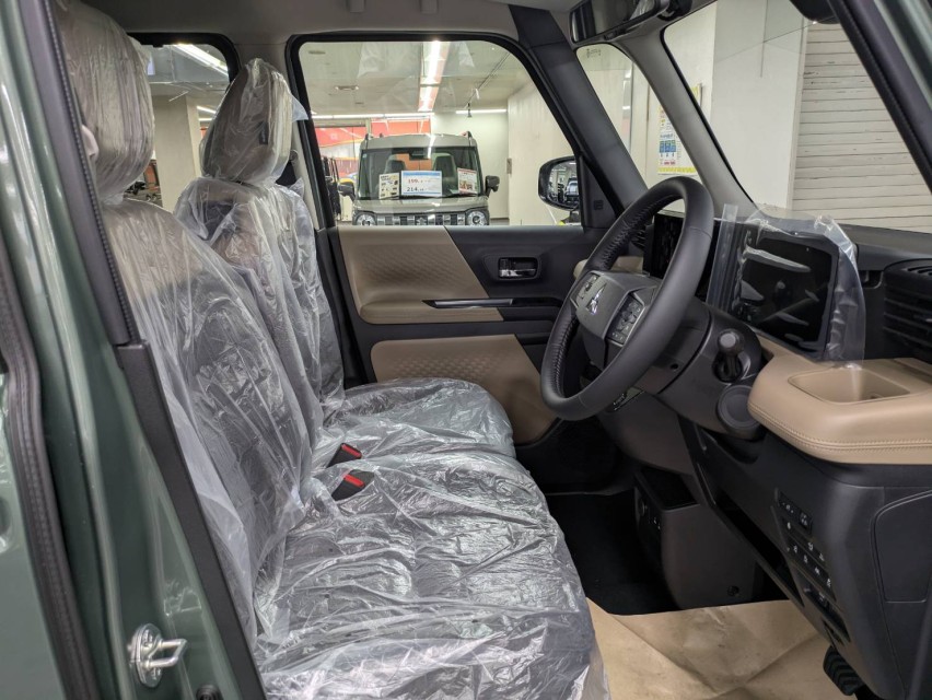 三菱 デリカミニ 2枚目